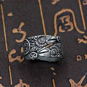 Odin’s Ravens Ring Huginn and Muninn